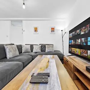 Spacious 3-bed Near Shoreditch With Parking *
