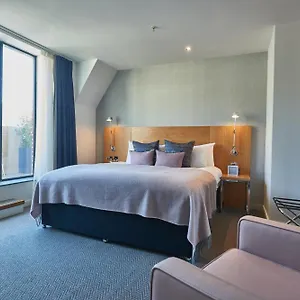 Apex City Of 4*