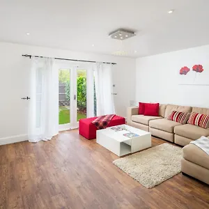 Apartment Stunning Flat With Garden In West *