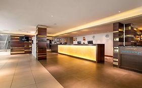 Hilton London Olympia Hotel Exterior photo