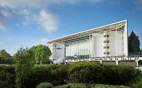 Hilton London Heathrow Airport Hotel Hillingdon Exterior photo