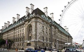Premier Inn London County Hall Exterior photo