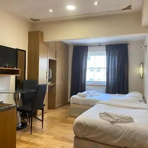 Lovely Studio Fits 3 Near Hyde Park-r22-building32 Apartment *