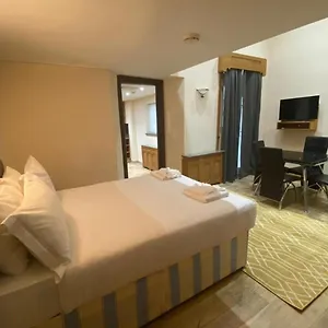 R12-b32-mezzanine Studio Near Hyde Park *