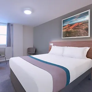 Travelodge Waterloo 3*