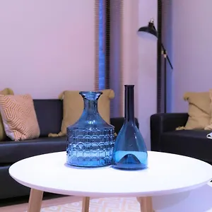 The Dwelling Point - Cannon Street Apartment *