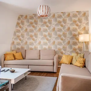 Apartment Oxford Street By Threstle London