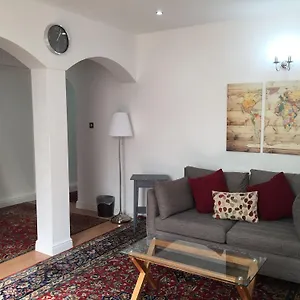 Luxurious In Kensington & Chelsea Apartment