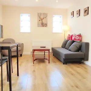 Apple Garden B-5 Apartment London