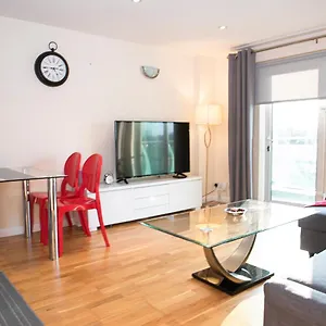 Tranquil With Stunning Views * Enfield