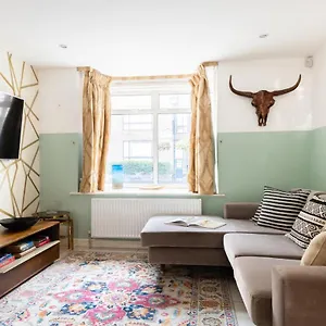 The Southwick Sanctuary - Large 6bdr With Terrace * London