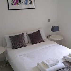 Modern 2 Bed Flat In Maida Hill Near Kensal Town In For Up To 4 People - 9mins To Tube Station Apartment