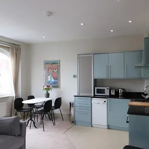 Stylish Light-filled 1 Bedroom Flat In Hammersmith *