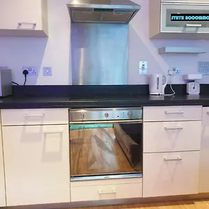 Apartment 80s Retro 1bed Studio Serviced Canary Wharf Perfect For Solo & Couple Travellers
