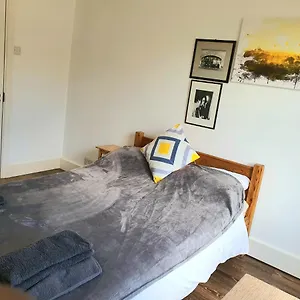 In Queen's Park Homestay