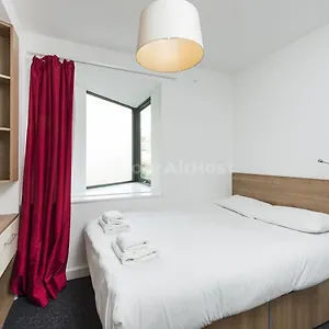 Apartment Spacious At Axo Camden In London