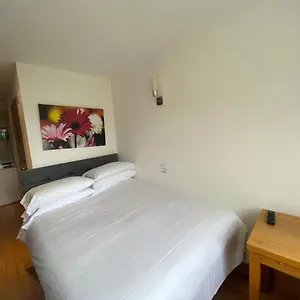 Apartment F303- Fantastic 3rd Flr Studio Near Hyde Park London