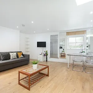 Skyvillion - One Bedroom By King's Cross Apartment London