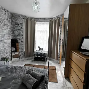 Palaz 3 - 1 Bedroom Flat-apartment Edmonton