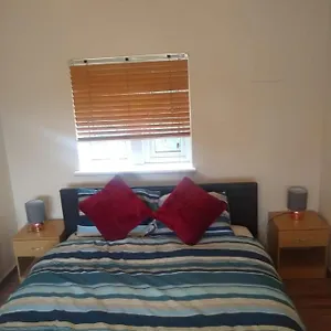 Guest house Acton Roomz *