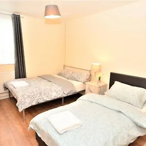 Spacious 2bedroom With Patio By Excel Centre Apartment