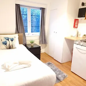 F22-compact 4th Flr Fits 1- Near Paddington Station Apartment *