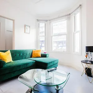 Luxury Garden House 19a Holiday home *