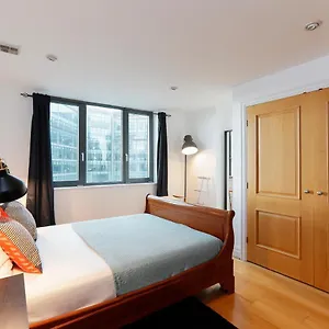 Saint Paul's Apartment *