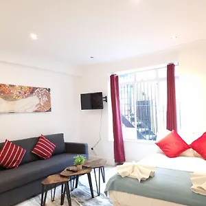 F23-spacious Studio Fits 4 Near Paddington *