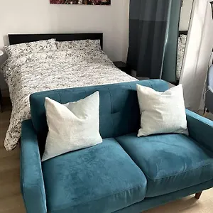 Flat Finchley Rd Nw11 * London