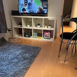 Stunning Oxford Street Furnished *