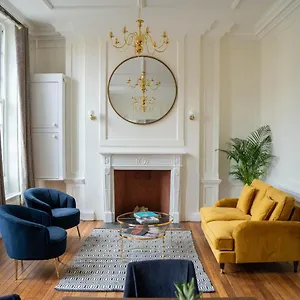 Dreamy Loft, Antique Wood Flooring & High Ceilings * London