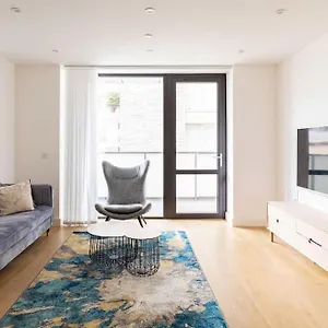 Apartment 1097 Luxury 2 Bedroom *