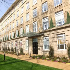 Stunning 2 Bed Flat! Centrally Located In London, Uk! *
