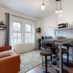 Apartment Lovely 2 Bedroom Flat In West Kilburn