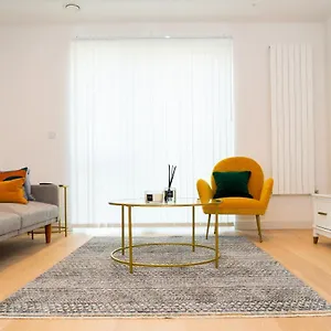 Royal Wharf - 1 Bed - Balcony - River & City View