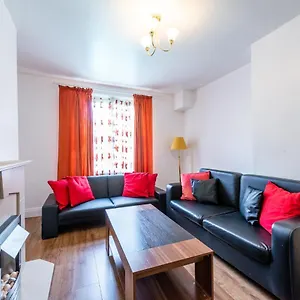 Spacious Shepherds Bush With Garden *