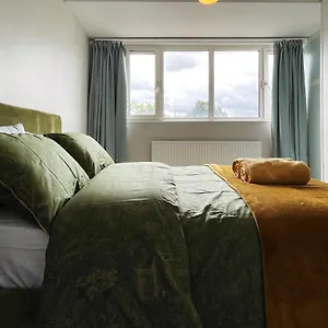 Pam's At Chelsea Apartment