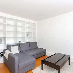 Peaceful 2 Bedroom In Apartment