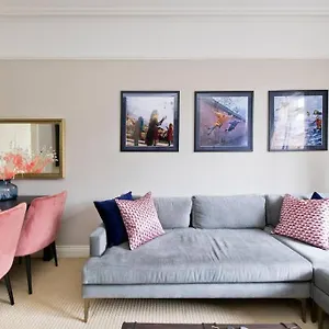 Apartment Stylish Getaway In The Heart Of The London