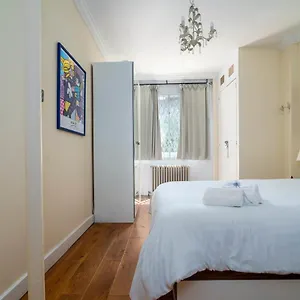 Apartment Guestready - Former Pub-turned-one Bedroom Flat