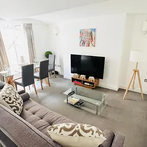 Elegant In The Heart Of Chelsea * London