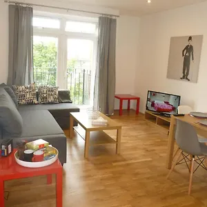 Modern 2 Bedroom Flat In Camden *