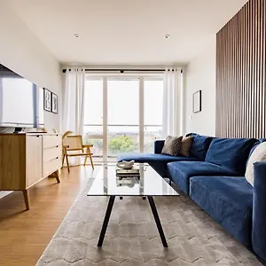 The Limehouse Classic - Endearing 2bdr Flat With Balcony London