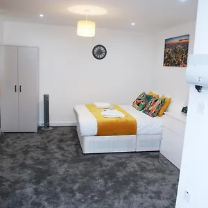 Stunning 2-bed In *