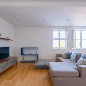 Apartment Stylish 1 Bedroom In Affluent Fulham *