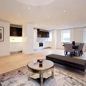 Stunning 2-bedroom-hosted By Sweetstay * London