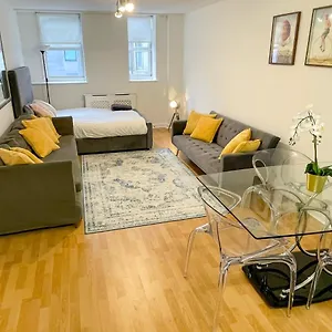 Flat 18 Apartment London