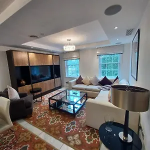 Buckingham Palace Residences By Aeria Apartment *
