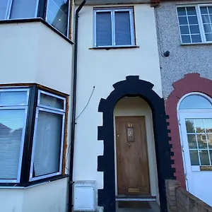 Large House Close To Greenwich